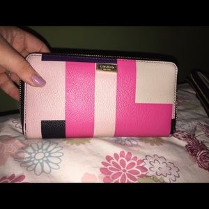 Gently used Kate spade wallet!!!