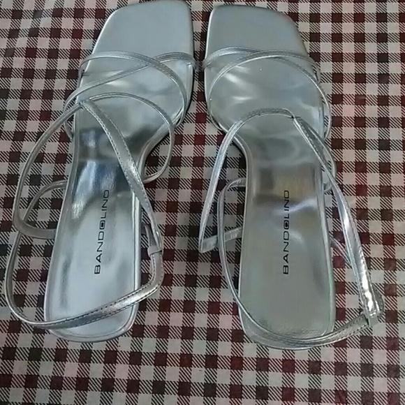 Shoes - Picture 2 of 4