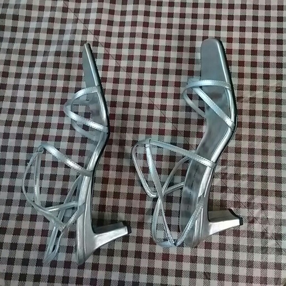 Shoes - Picture 3 of 4