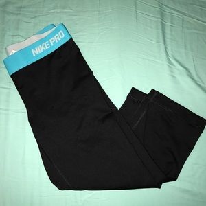 Nike Pro cropped leggings