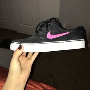 Boys Stefan Jonoski Nike shoes