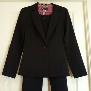 Women's Pant Suit