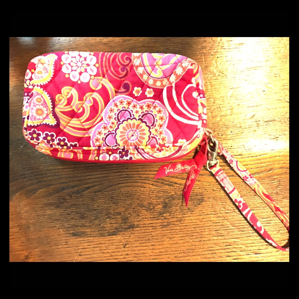 Vera Bradley wristlet- RETIRED Raspberry Fizz