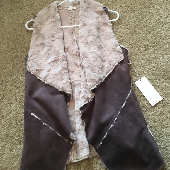 Jackets & Blazers - 🎄🎁 NEW Beautiful Soft Vest