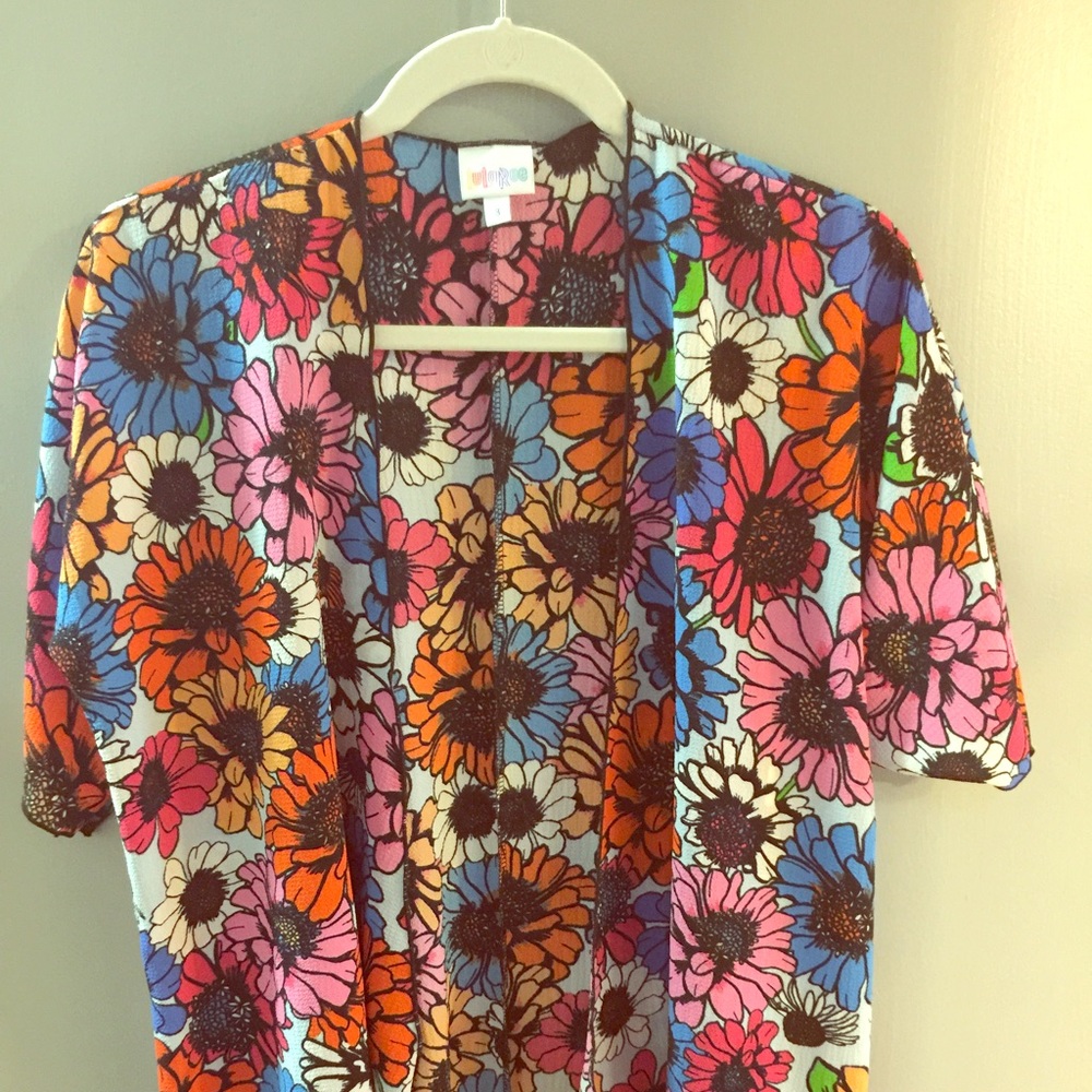 Brand new with tags LuLaRoe Bianca! Size 3