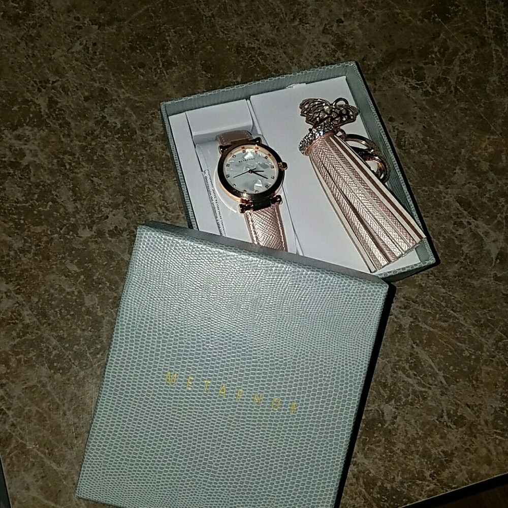 Metaphor dusty pink watch and bag accessory