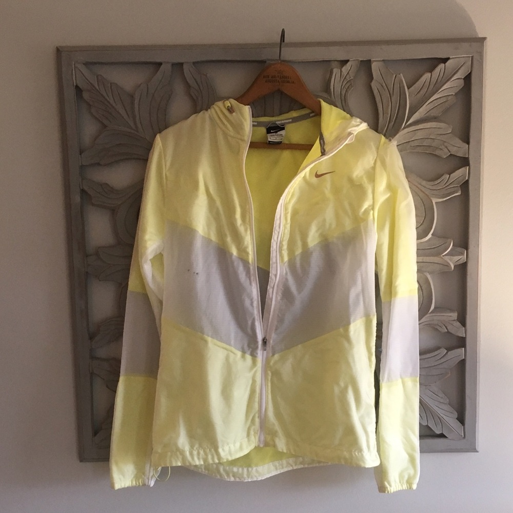 💕B2G1💕 NIKE running jacket
