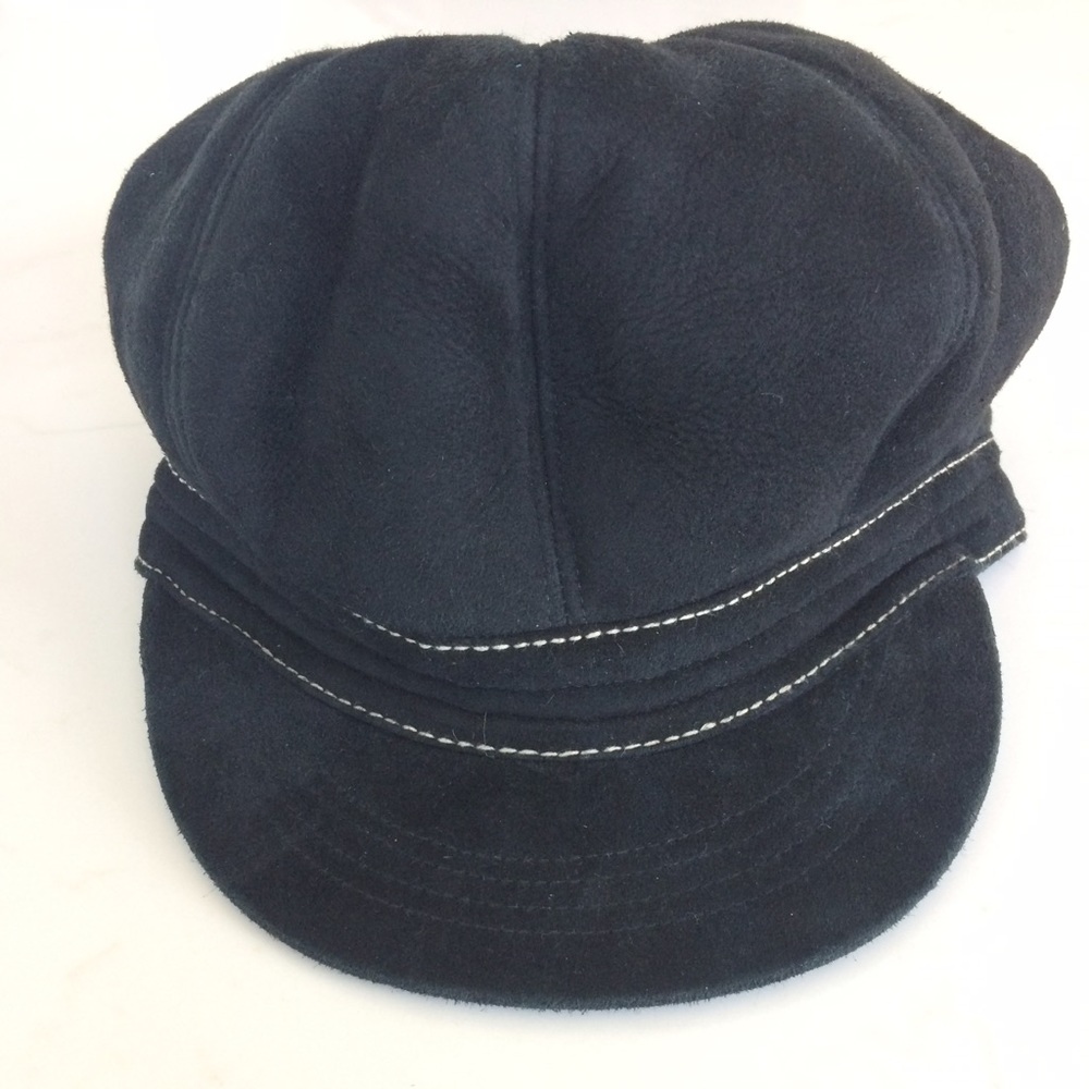 AUTHENTIC UGG hat. Practically new!