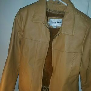 Leather jacket with removable lining