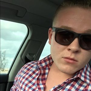 Meet your Posher, Evan