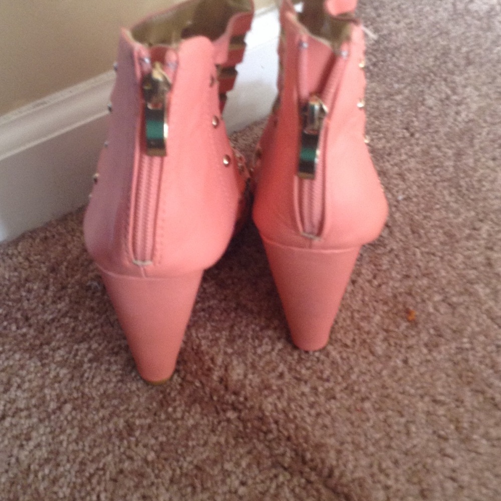 Peach color shoes size 8.5