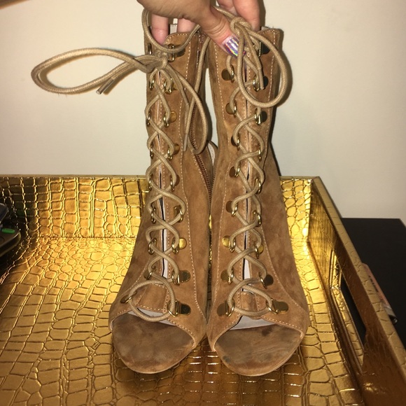 Suede 3.5" Steve Madden heels - Picture 1 of 3