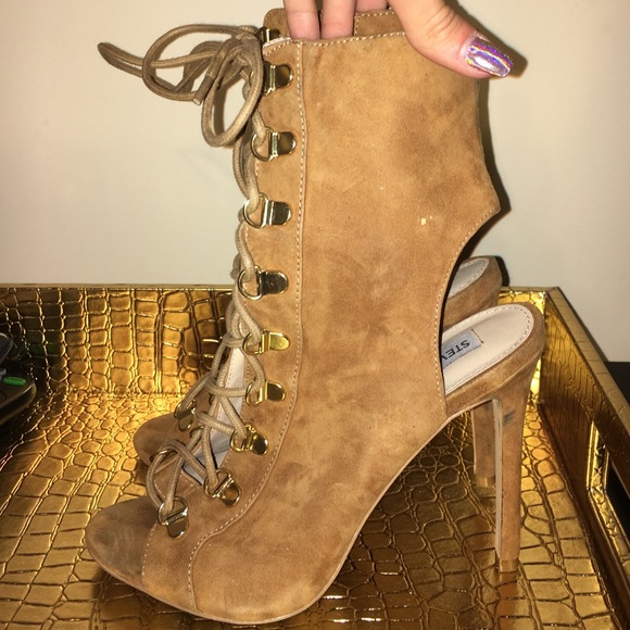 Suede 3.5" Steve Madden heels - Picture 2 of 3
