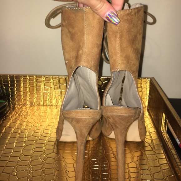 Suede 3.5" Steve Madden heels - Picture 3 of 3