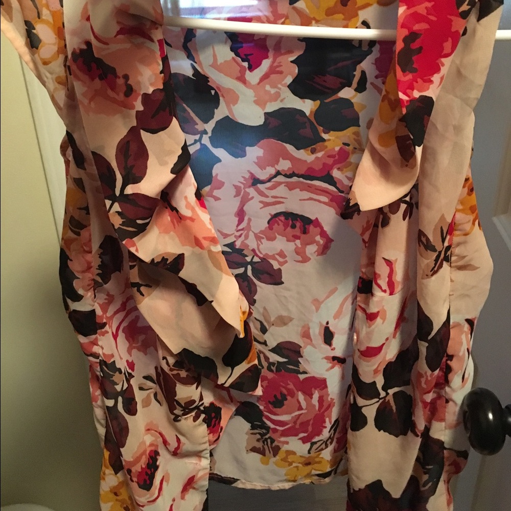 Worthington Button up Sleeveless shirt