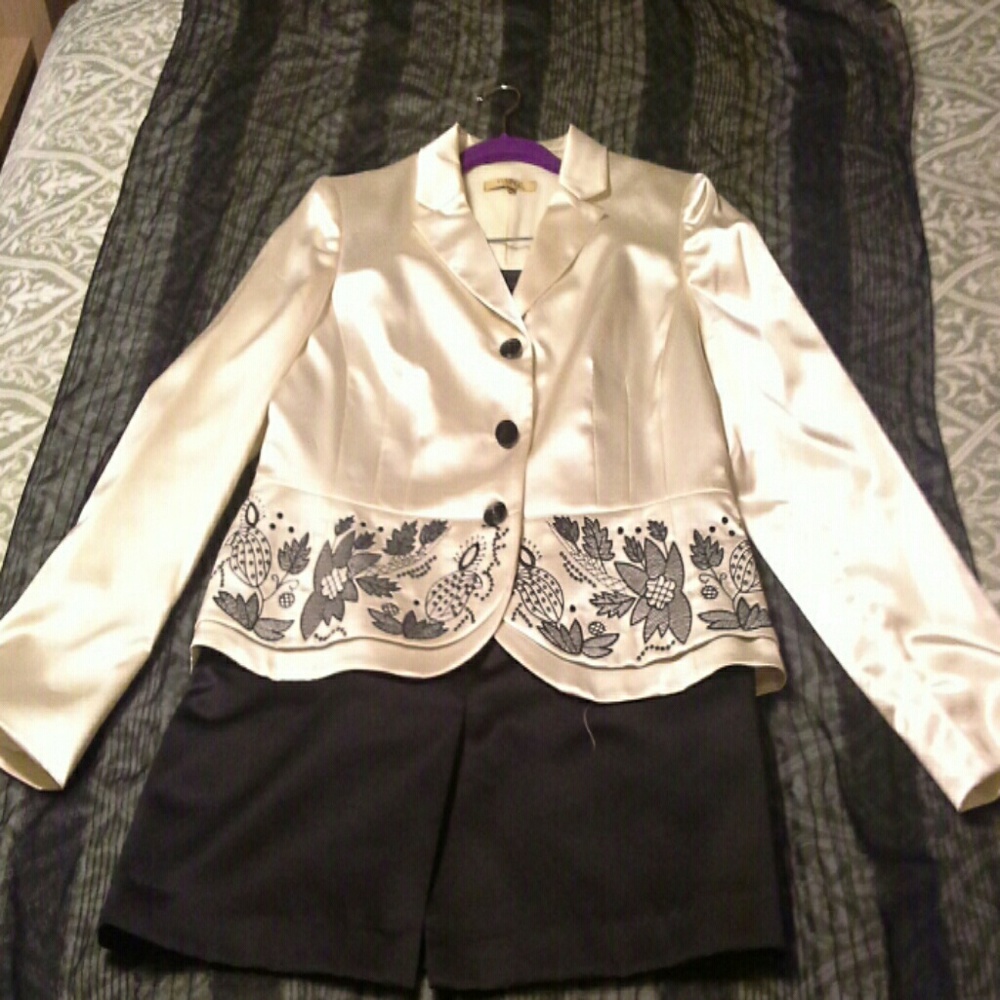 Women's suit