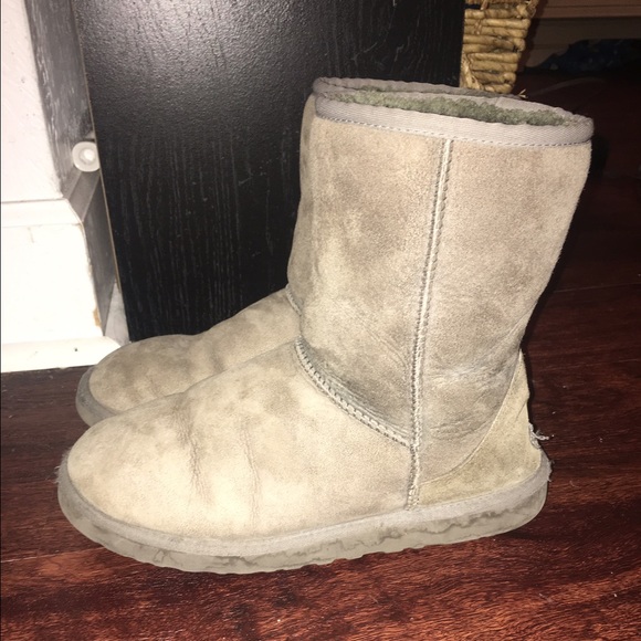 Authentic UGGS! ❤ - Picture 3 of 3