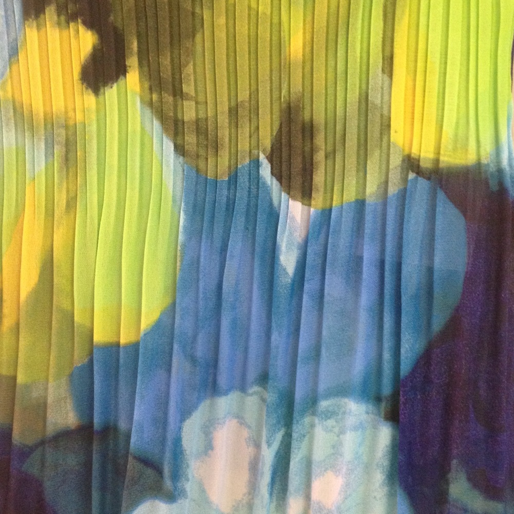 Top - Picture 3 of 3