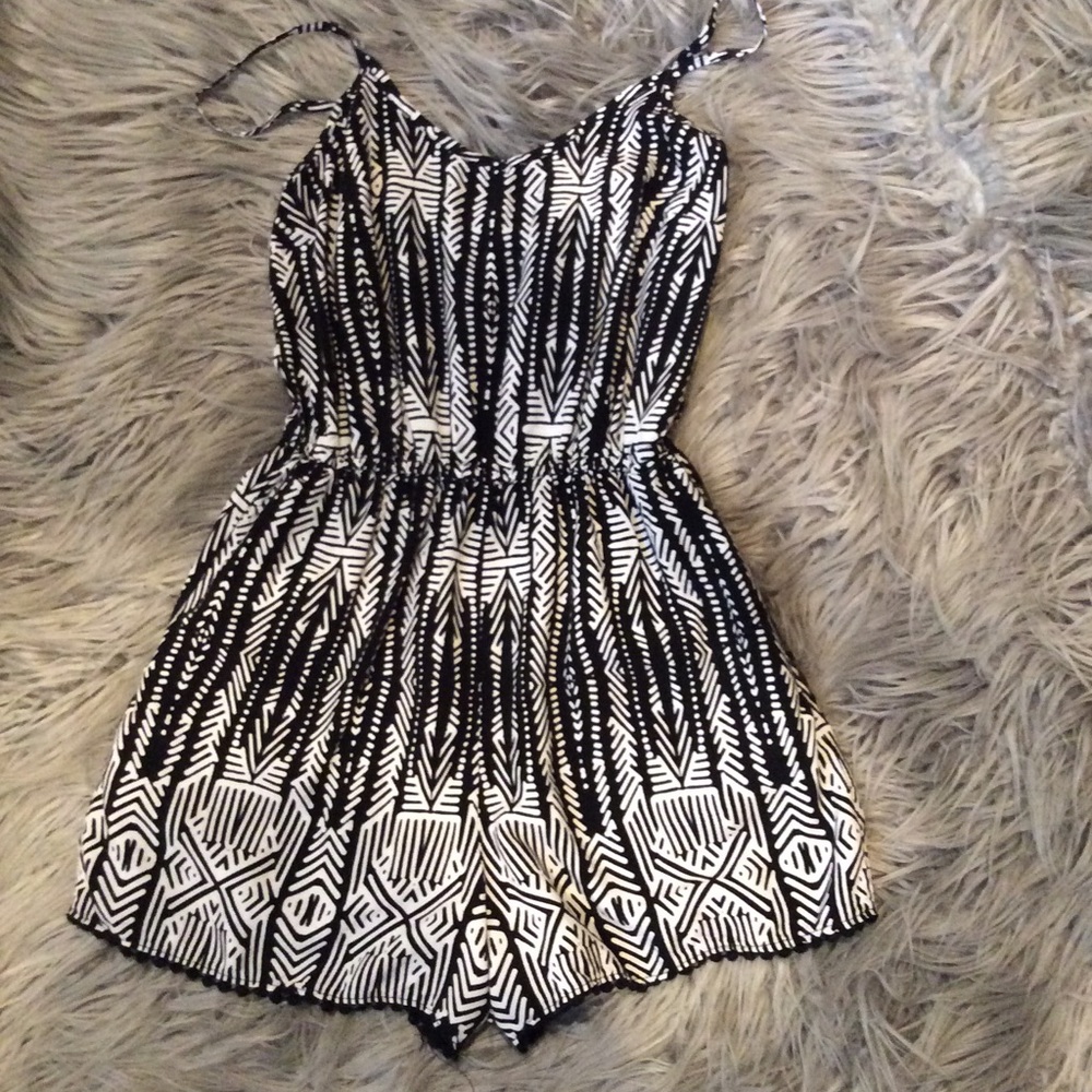 Black and white print romper