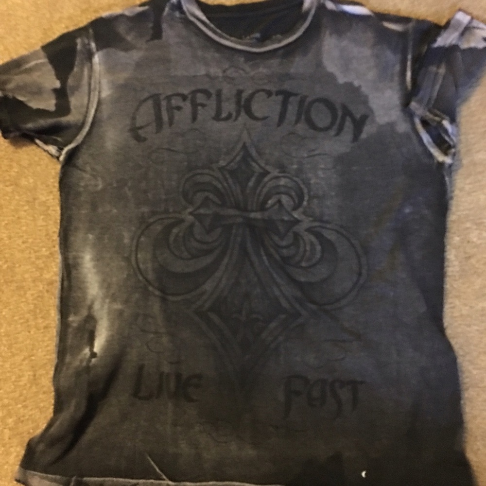 Men's Affliction shirt like new condition