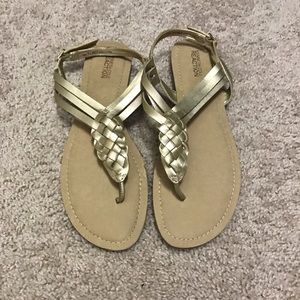 Gold sandals💛🎀🐰