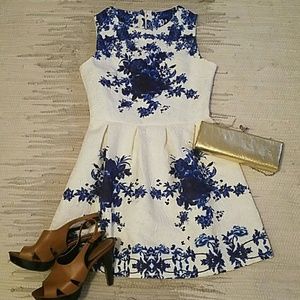 Brocade sleeveless dress