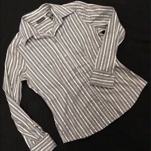 New York & Co. dress shirt size Medium.