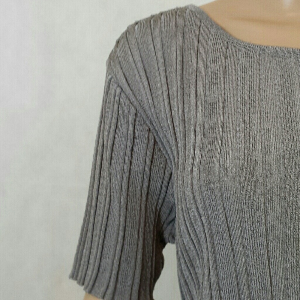 Dana Buchman "Shades of Grey" Short Sleeve Knit