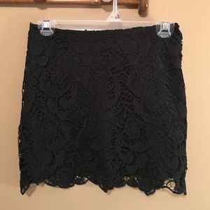 H&M lace mini skirt