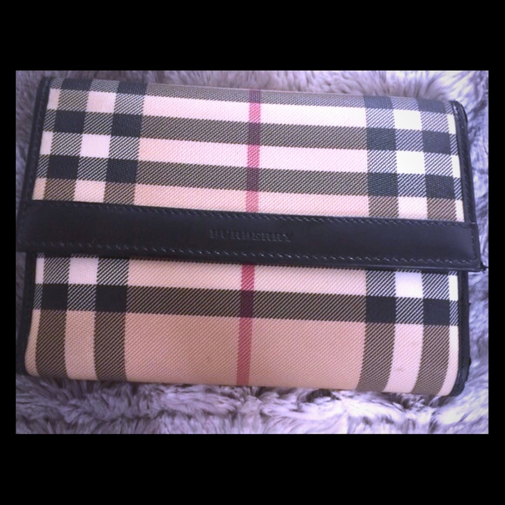 Burberry Wallet Authentic