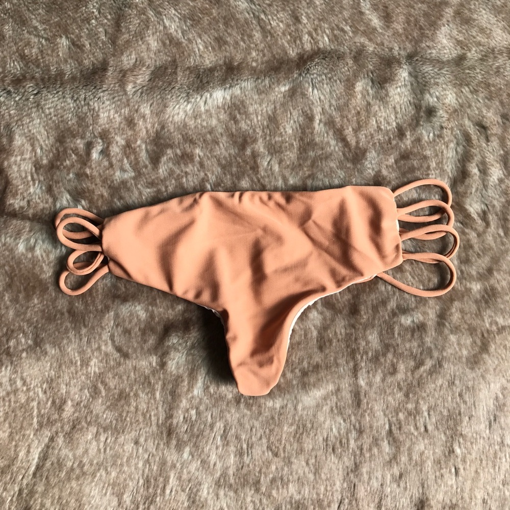 Acacia topless bottoms