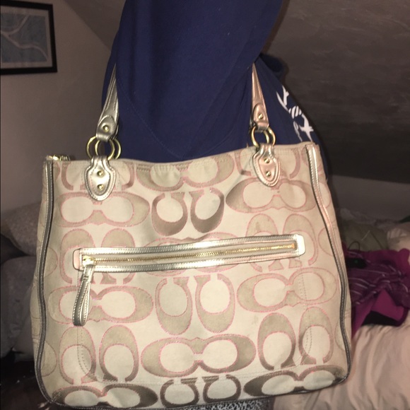 Large slightly used coach bag! - Picture 3 of 3