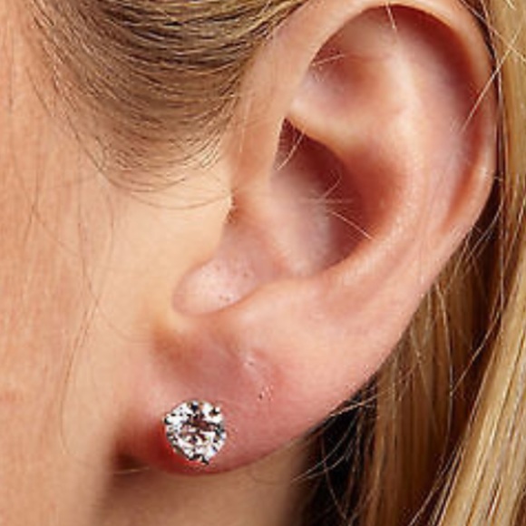 SALE🎉4CT Simulated Diamond 14K Gold Martini StudS - Picture 3 of 4