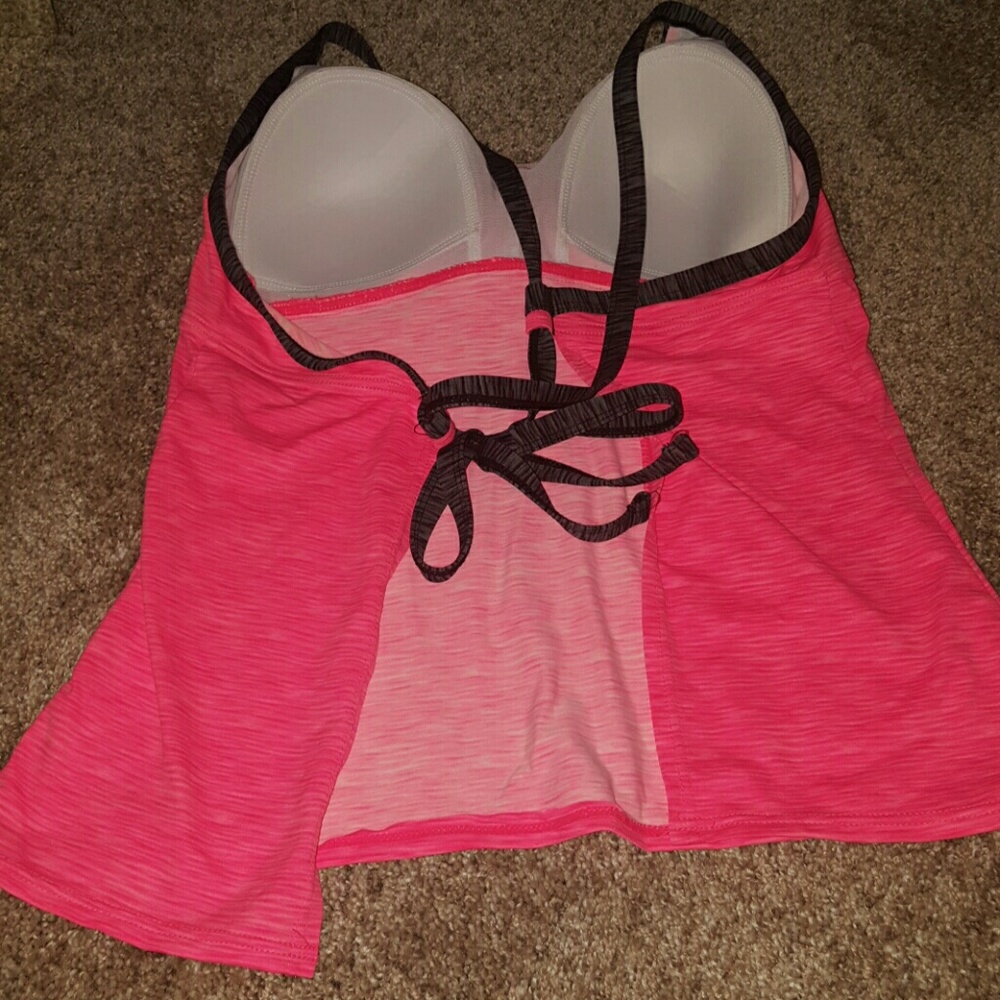Top - Picture 2 of 3