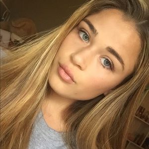 Meet your Posher, Mia