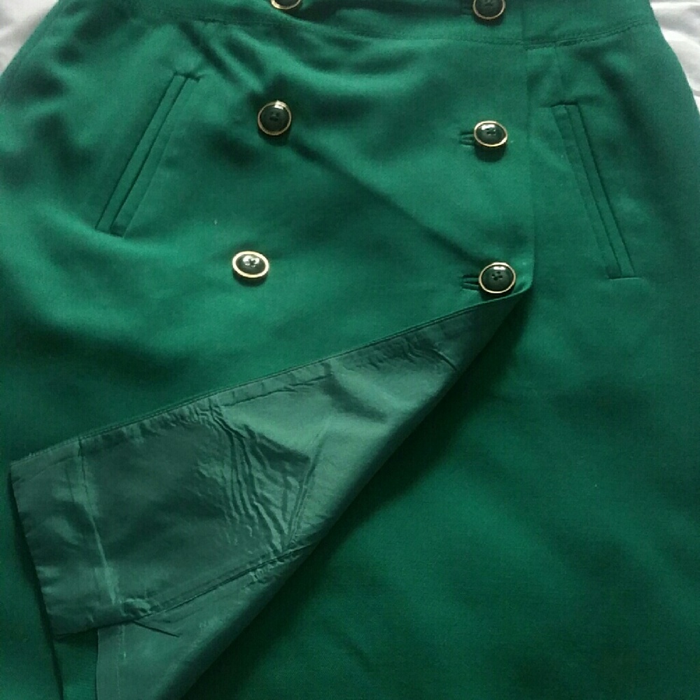 Woman's  wrapped  skirt