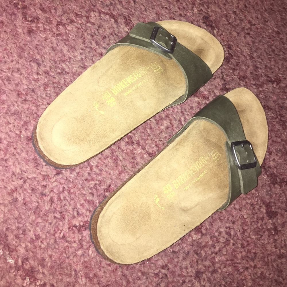 Sliver birkenstocks