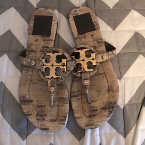 Tory burch sandals snake skin size 6