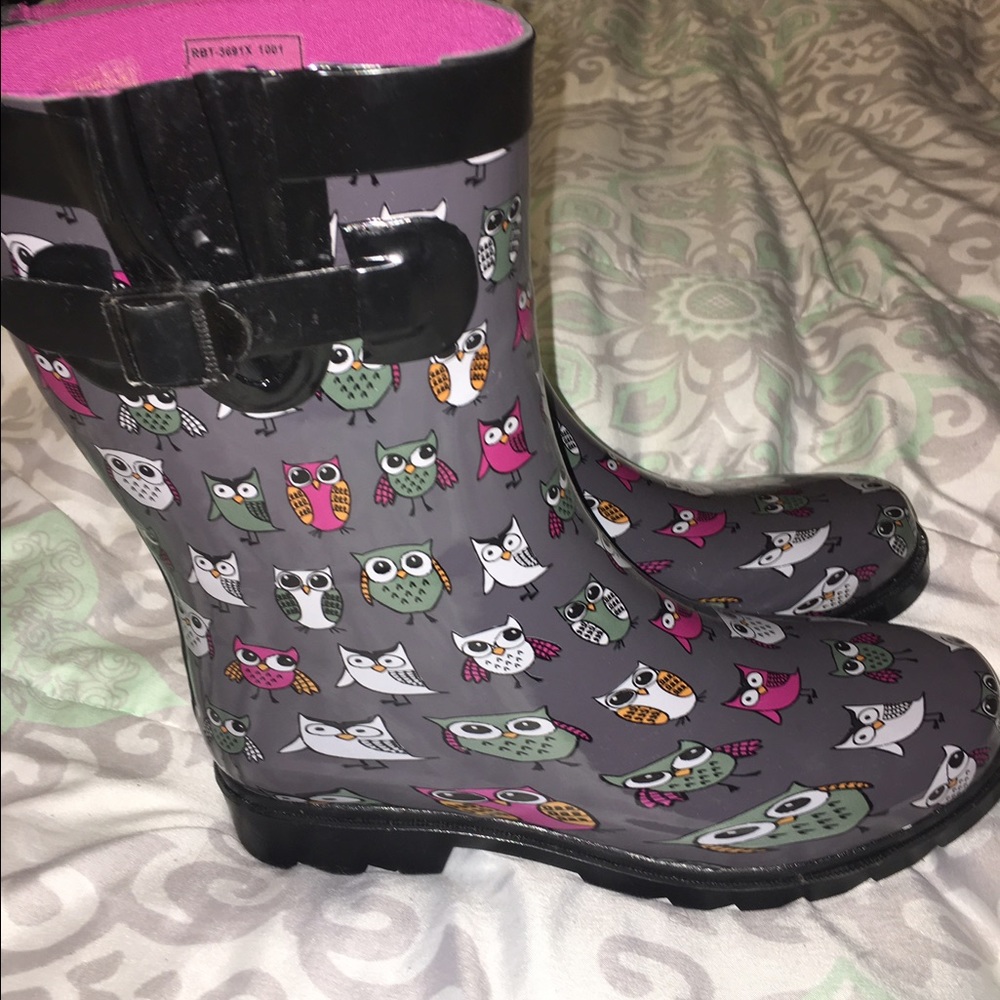 Owl print rain boots