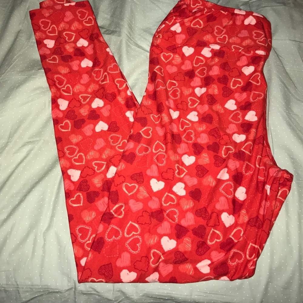 TC LuLaRoe Valentine's Day leggings!!