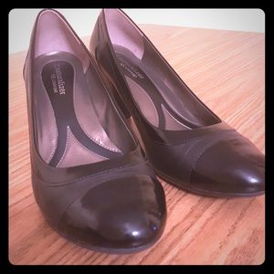 LAST CHANCE Two-tone black comfy heels