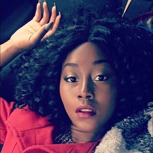 Meet your Posher, Leda