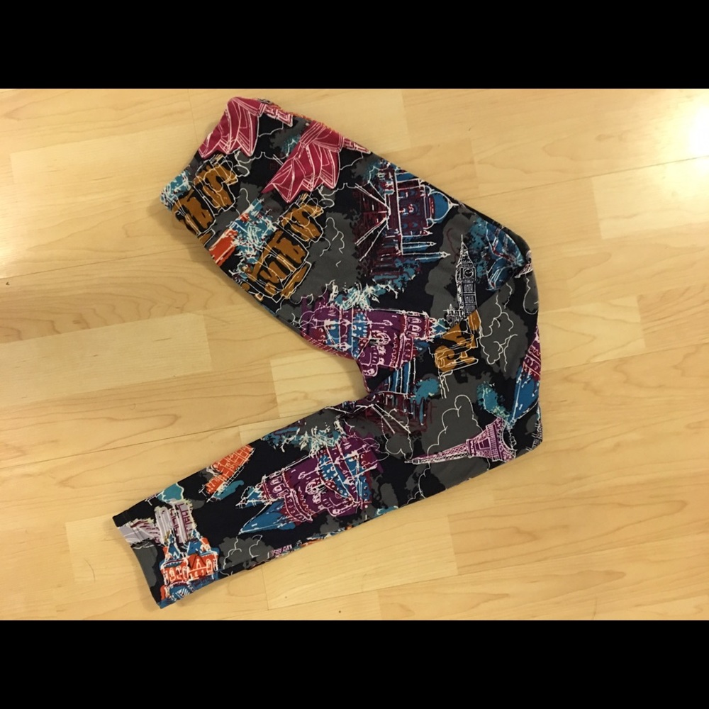 LuLaRoe OS Landmark Leggings