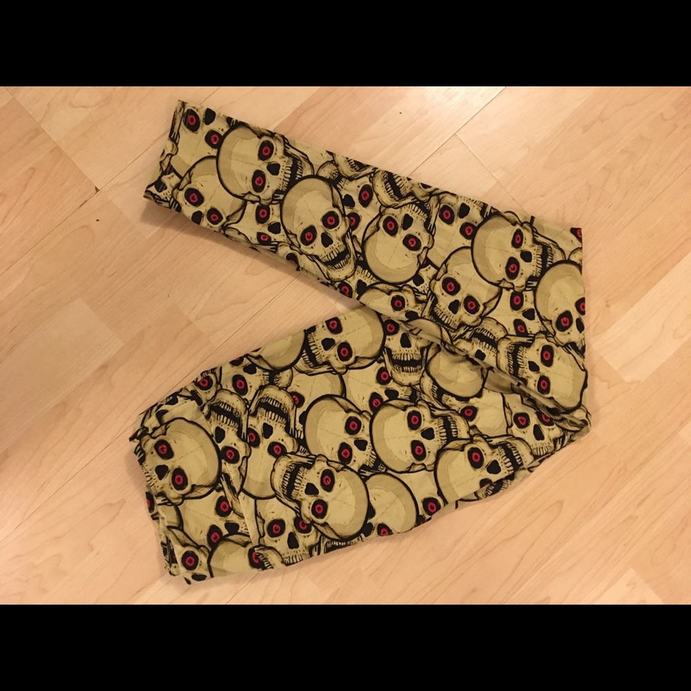 LuLaRoe Skull Leggings TC