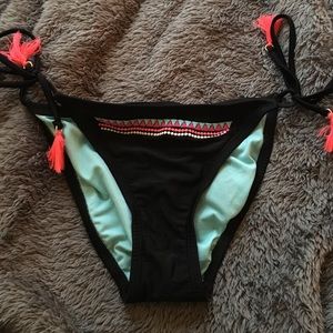 Patterned black tie bikini bottoms