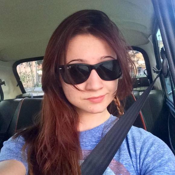 Meet your Posher, Rachel - Picture 1 of 1