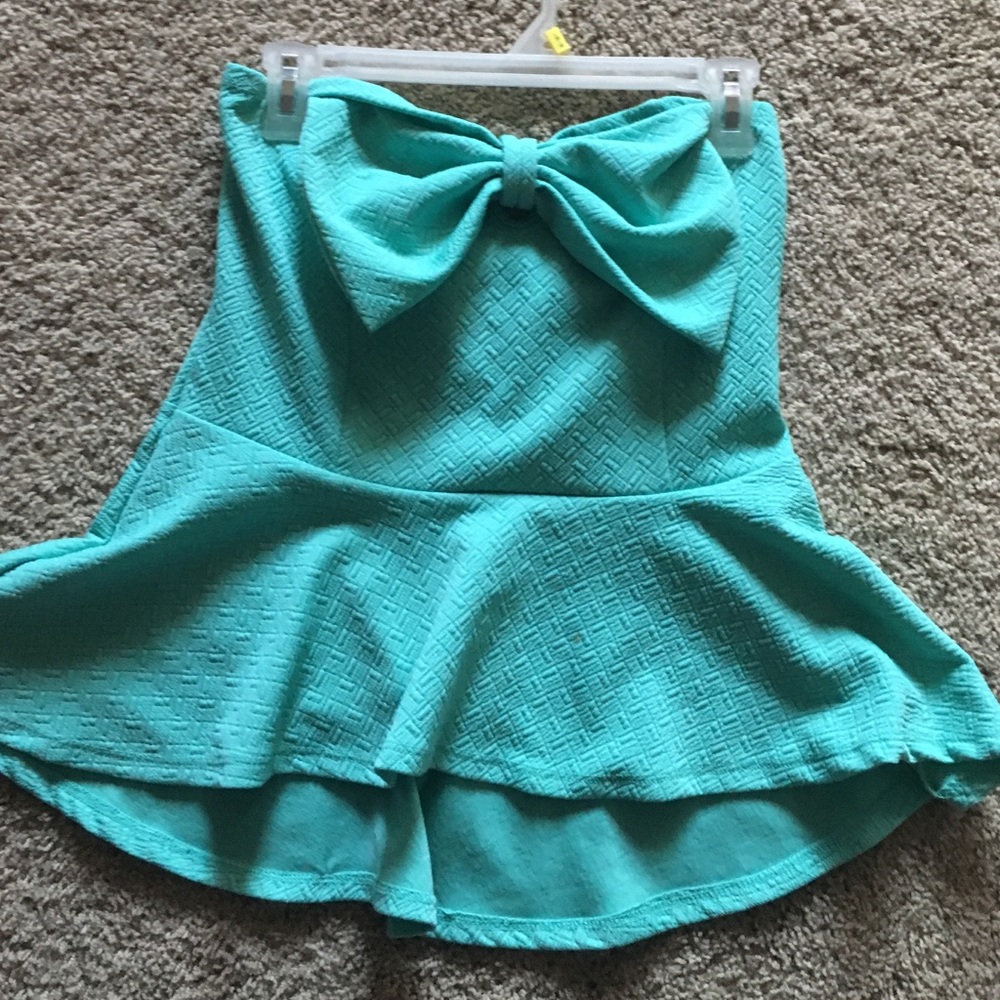 Teal crop top shirt. Worn twice