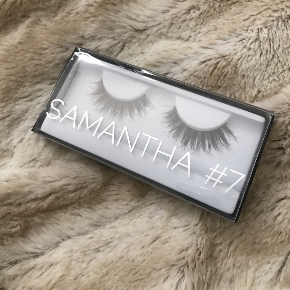 Huda Beauty Lashes in Samantha Brand New