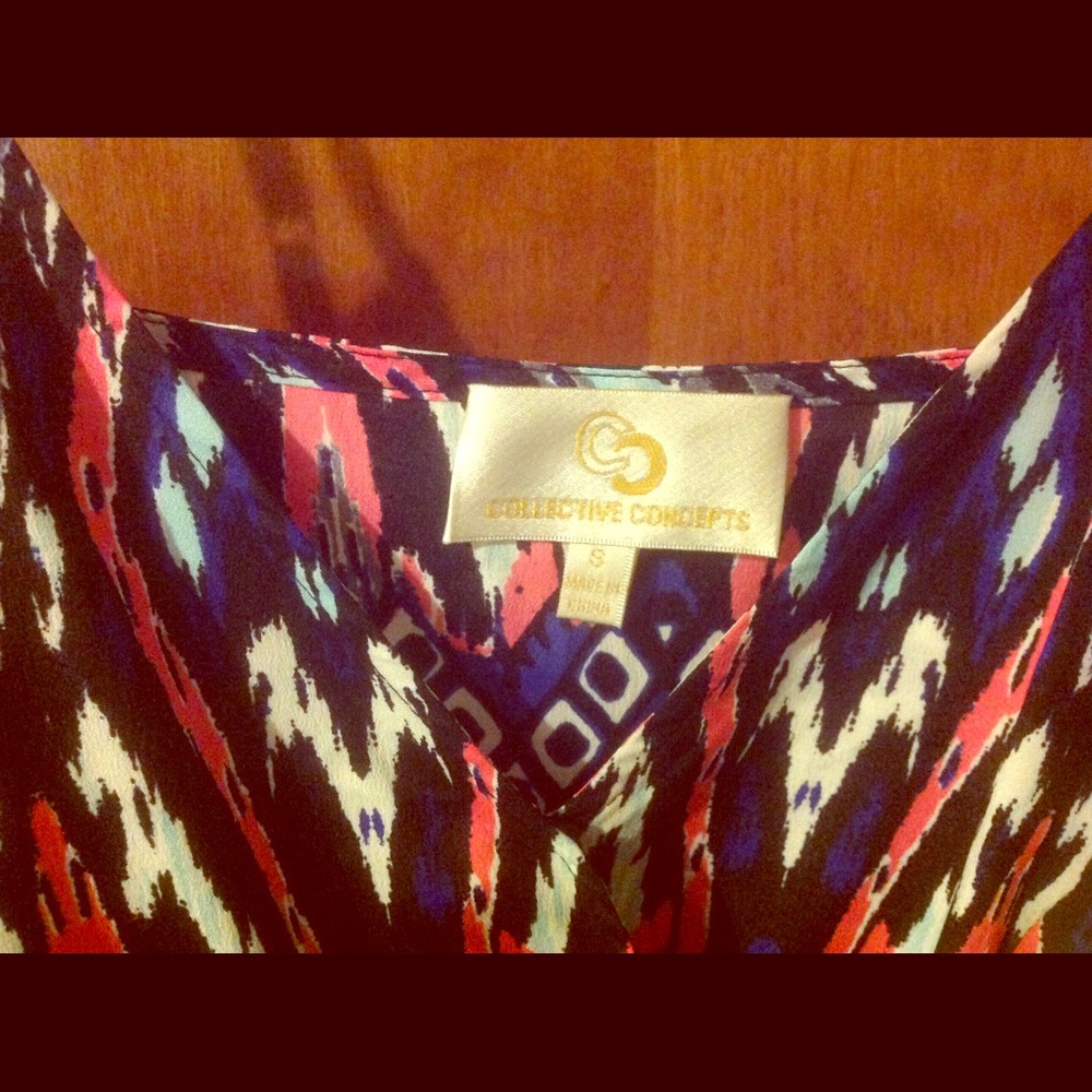 SOLD! NWT Collective Concepts S Aztec print dress