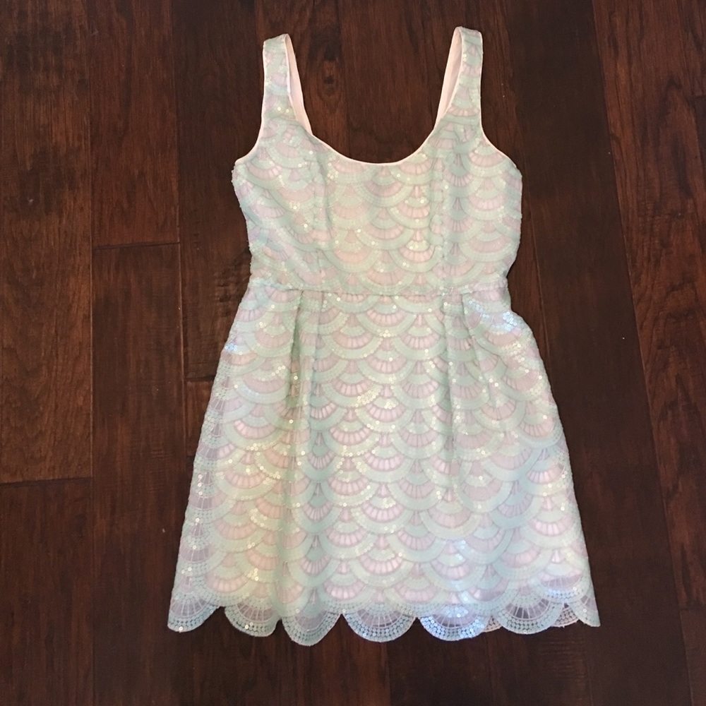 CHIC DRESS